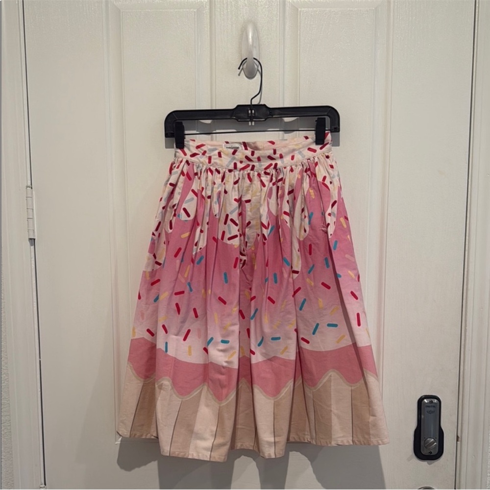 Unique vintage cupcake skirt - Picture 2 of 5